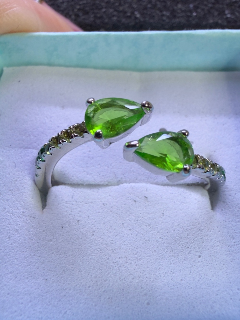 Pear-Cut Green/yellow Gemstone Open Ring Rhodium Plated 💎